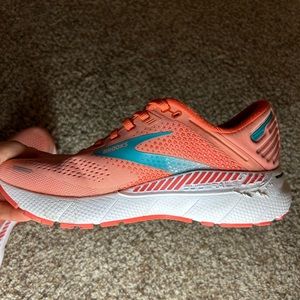 Women’s Brooks Running shoes for sale - size 8